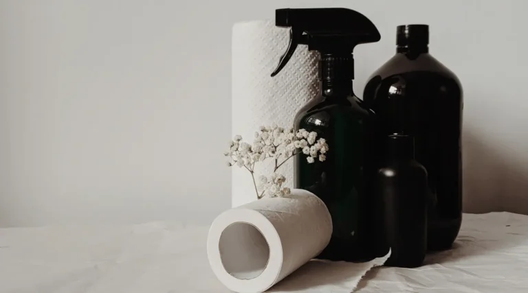 De beste schoonmaakspullen om je huis mee schoon te maken|Allesreiniger 1|Allesreiniger is een van de beste schoonmaakspullen|HG vetweg||ecover vloerreiniger|glassex||Robijn Klein & Krachtig Classics Vloeibaar Wasmiddel - Color - met Care Serum en 83% biologisch afbreekbare ingrediënten - 2 x 34 wasbeurten|Ariel pods|